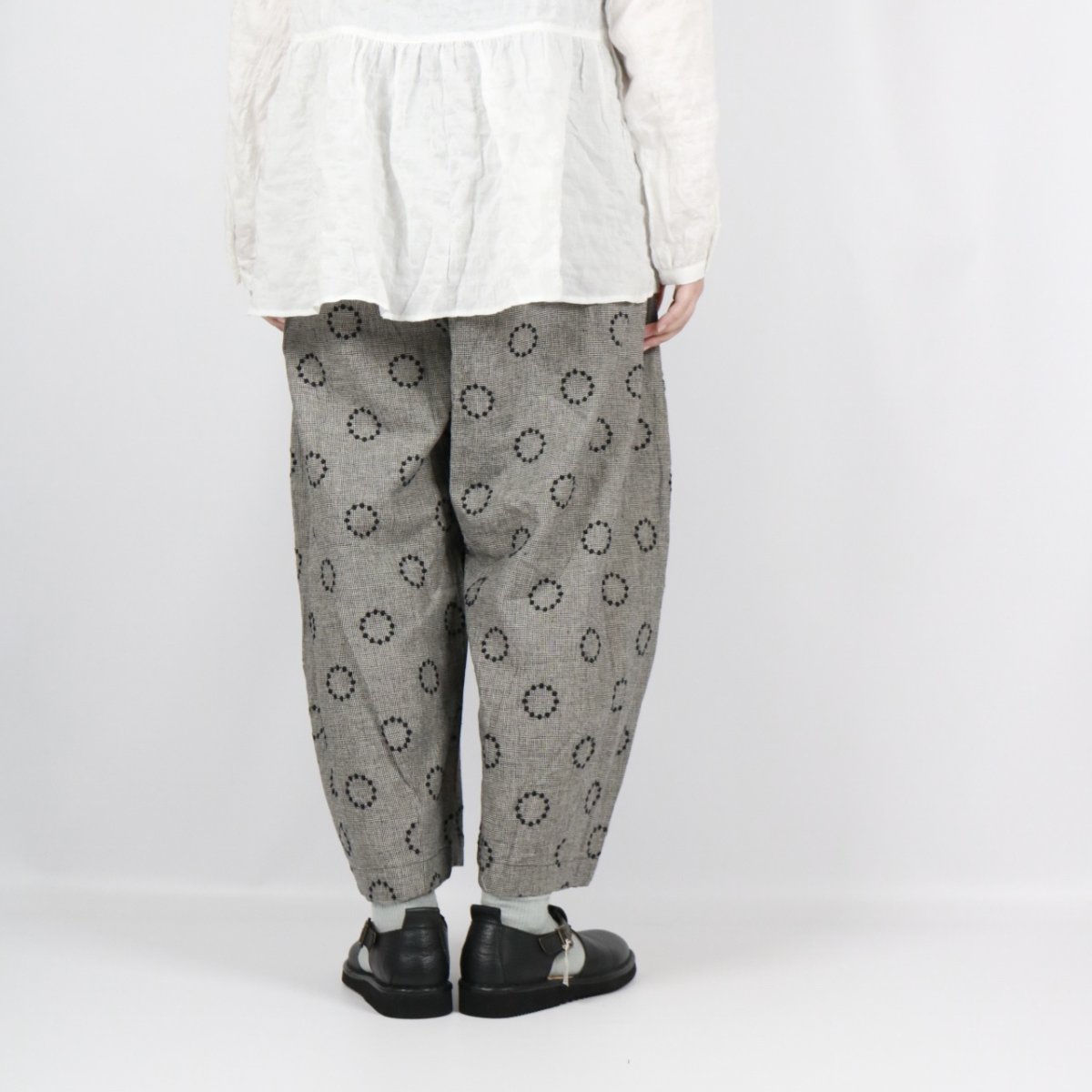 画像4: bluewillow コットンリネン平織りサークル刺繍 コクーンパンツ 3色 (4)