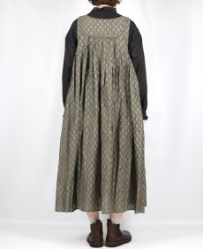 画像4: maison de soil  80s COTTON VOILE FLOWER BLOCK PRINT RAJASTHAN TUCK GATHERED NO/SL QUILTING DRESS 2色 2サイズ (4)