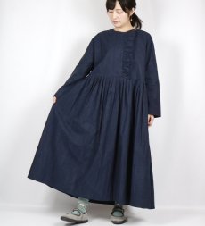 画像1: MAGARI インディゴ　コットンリネン・フリルワンピース   (1)