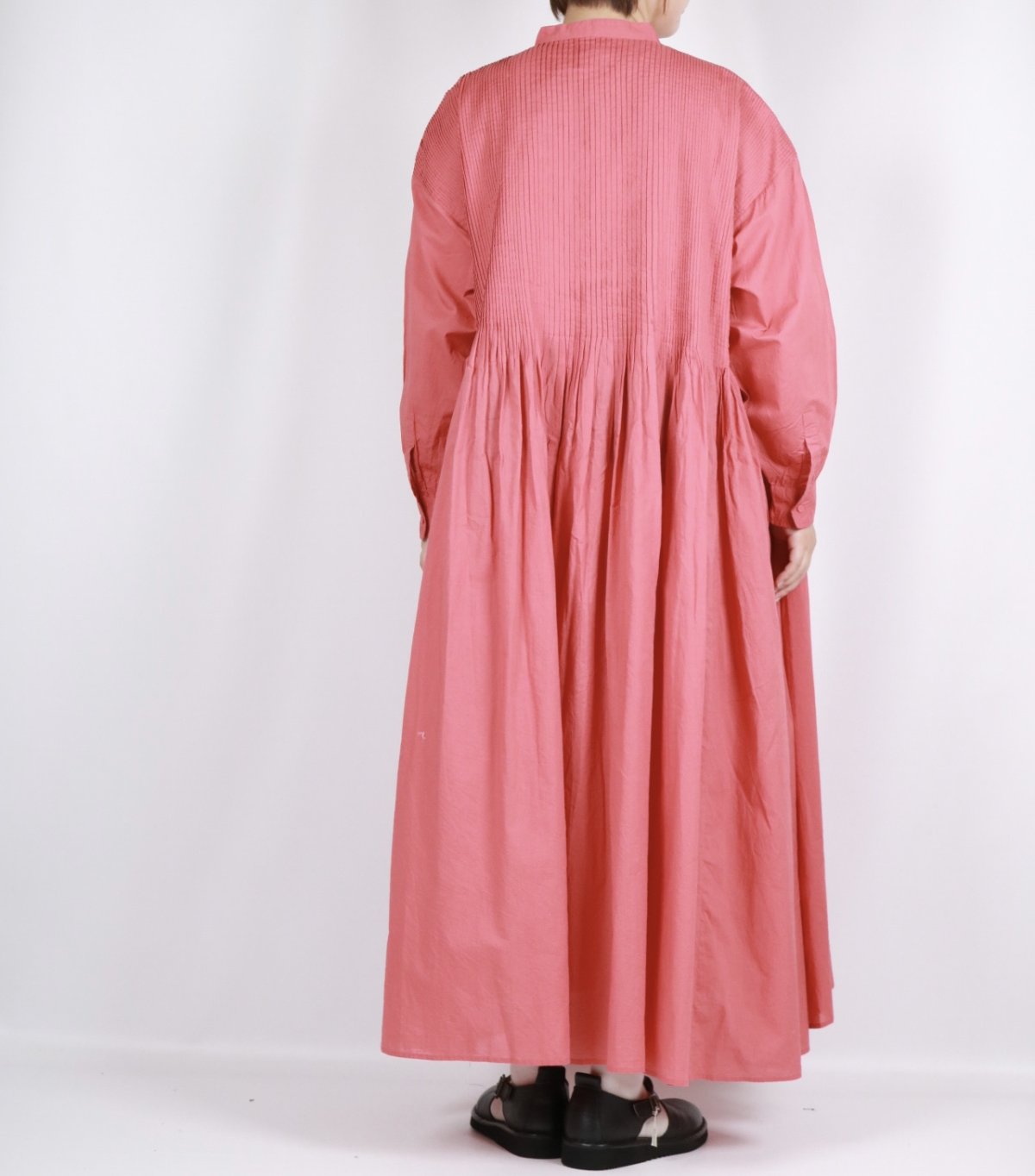 画像4: maison de soil 60s ORGANIC CAMBRIC PLAIN BANDED COLLAR DRESS WITH MINI PINTUCK 2色 (4)