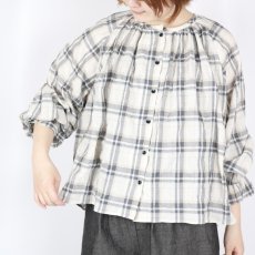 画像18: 【6月17日12:00までの期間限定販売】Nina Niina　check puff blouse　2色  (18)