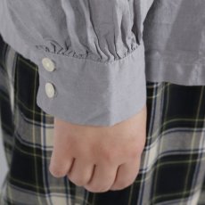 画像28: tukuroi 　製品染め 綿麻平織 フリル スタンドカラー シャツ　3色 (28)