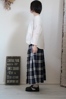 画像3: NARU ムラ糸リサイクル天竺×ボイルガーゼ袖・裾切替ワイドプルオーバー 2色 (3)