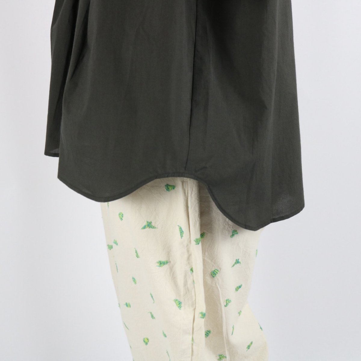 画像17: 40%OFF SALE!  LUEUF エリタックブラウス　3色 (17)