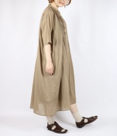 画像30: SOIL COTTON VOILE BANDED COLLAR S/SL PINTUCK DRESS 2色 2サイズ (30)