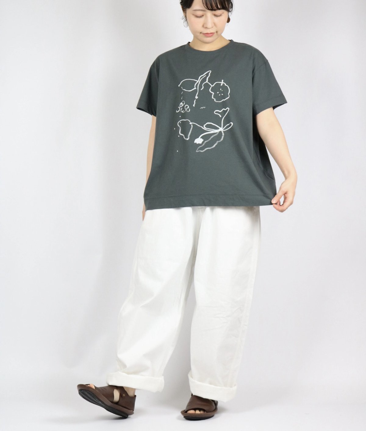 画像10: 30%OFF SALE!   tumugu  ハイゲージ天竺　イラストTシャツ(ゆりなさんフラワー柄)  3色 (10)