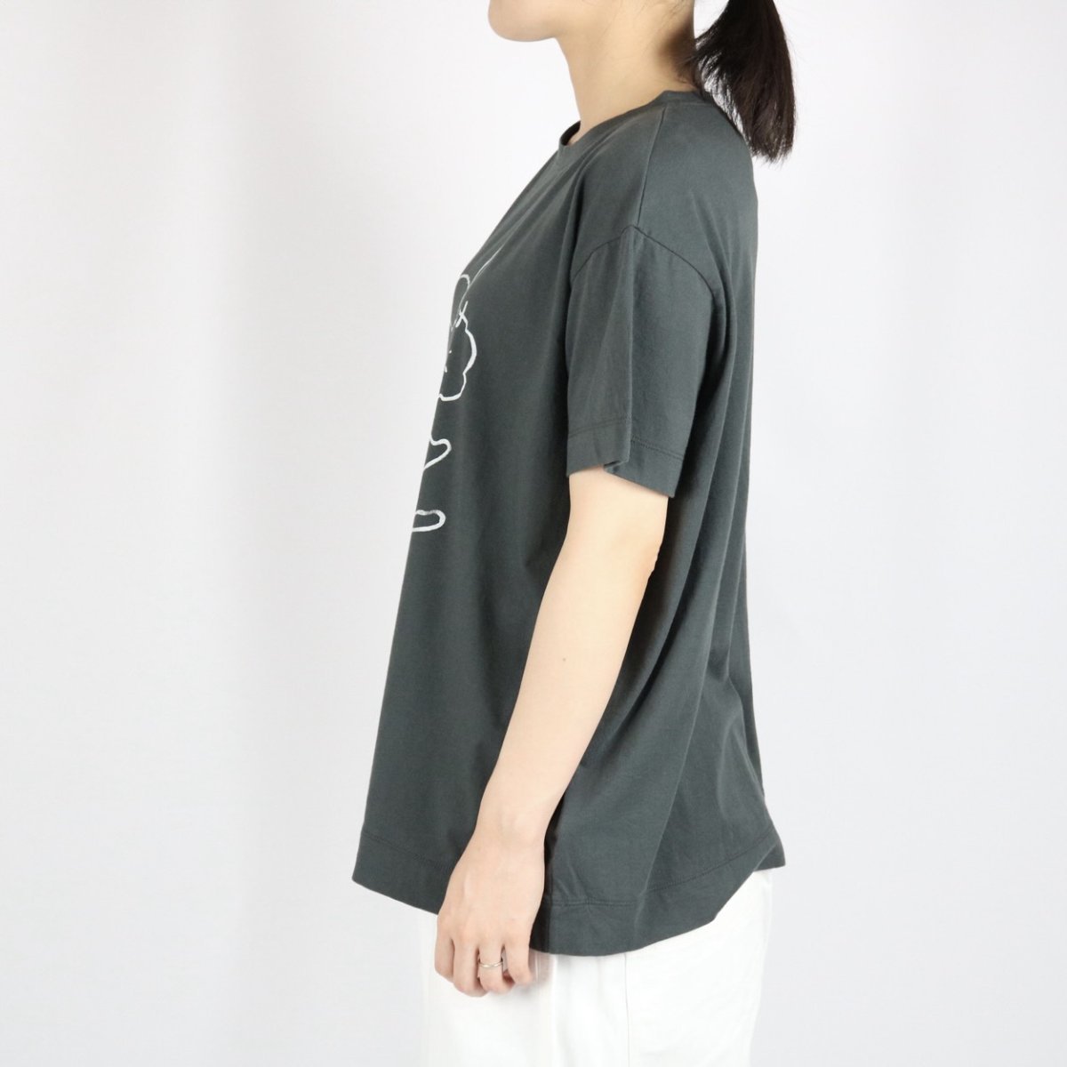 画像16: 30%OFF SALE!   tumugu  ハイゲージ天竺　イラストTシャツ(ゆりなさんフラワー柄)  3色 (16)