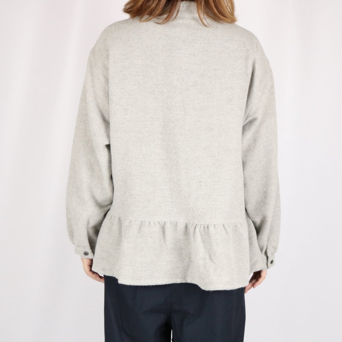 画像7: nachukara ウールカルゼ裾フリルブラウス　3色 (7)