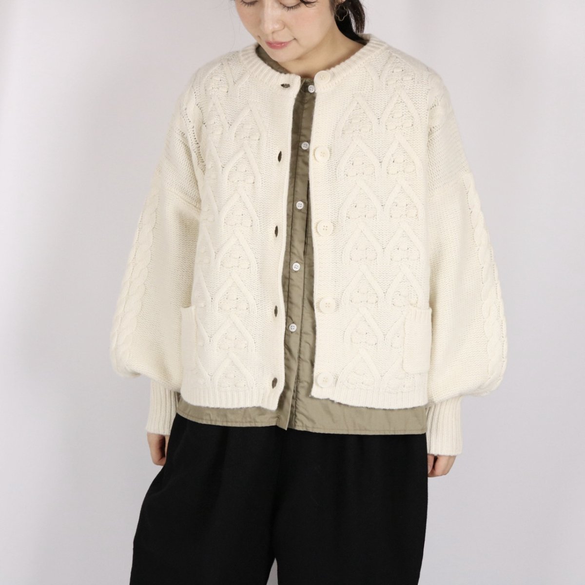 画像9: LABORATORY ボリュームスリーブアランニットカーディガン  2色 (9)