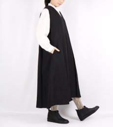 画像3: SOIL COTTON WOOL TWILL WEAVE PLAIN V-NECK PLEATS NO/SL DRESS (3)