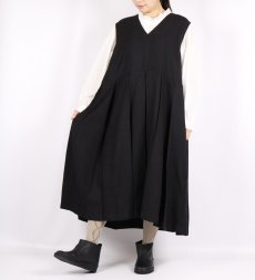 画像1: SOIL COTTON WOOL TWILL WEAVE PLAIN V-NECK PLEATS NO/SL DRESS (1)