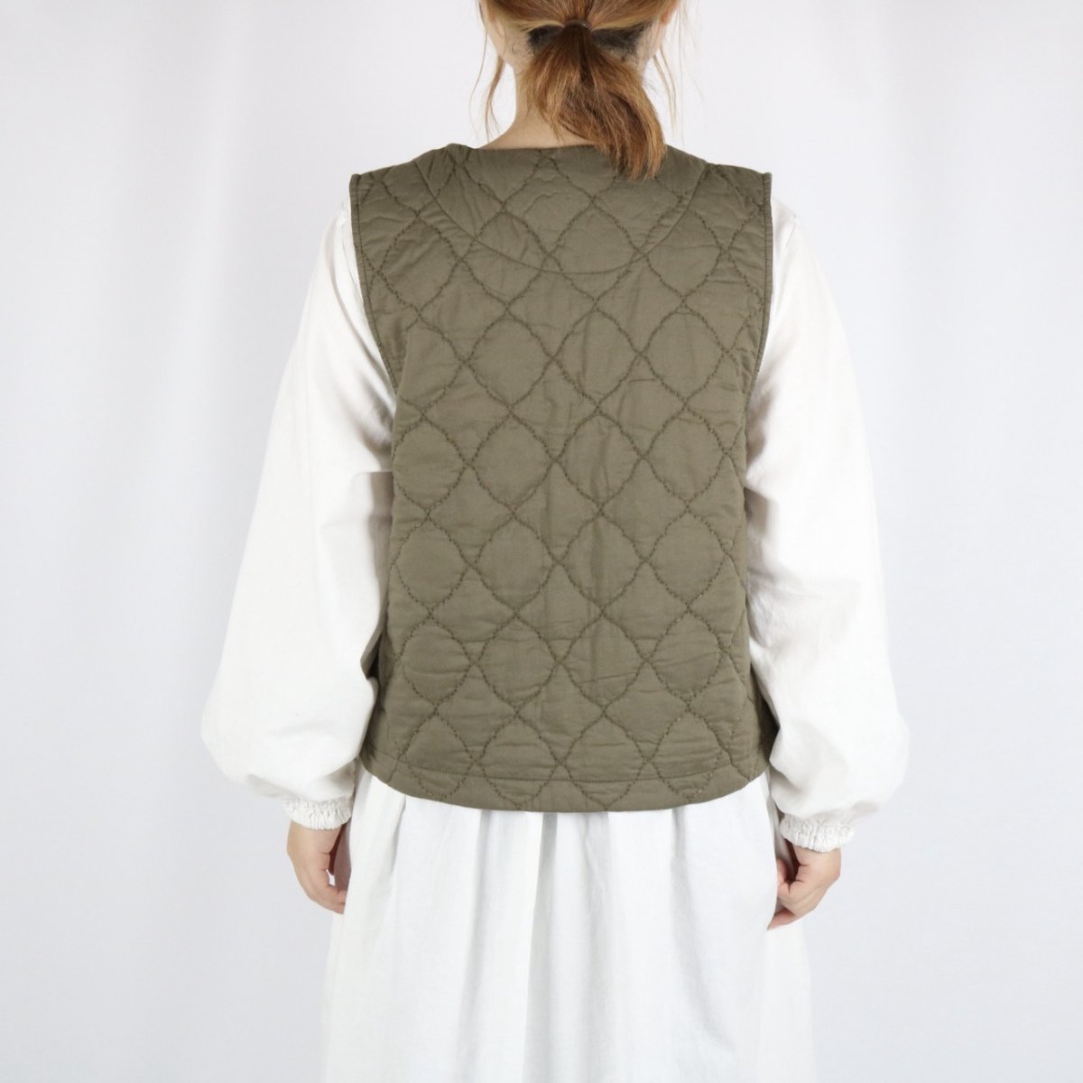 画像4: tukuroi 中わた刺繍キルティングＶネックベスト　3色 (4)