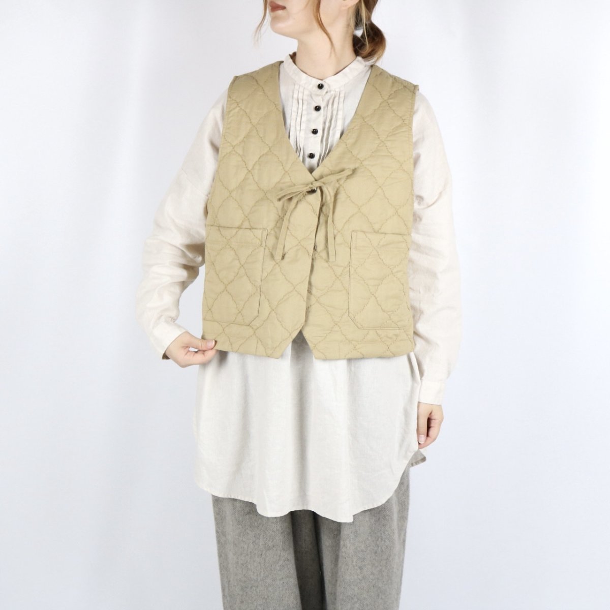 画像12: tukuroi 中わた刺繍キルティングＶネックベスト　3色 (12)