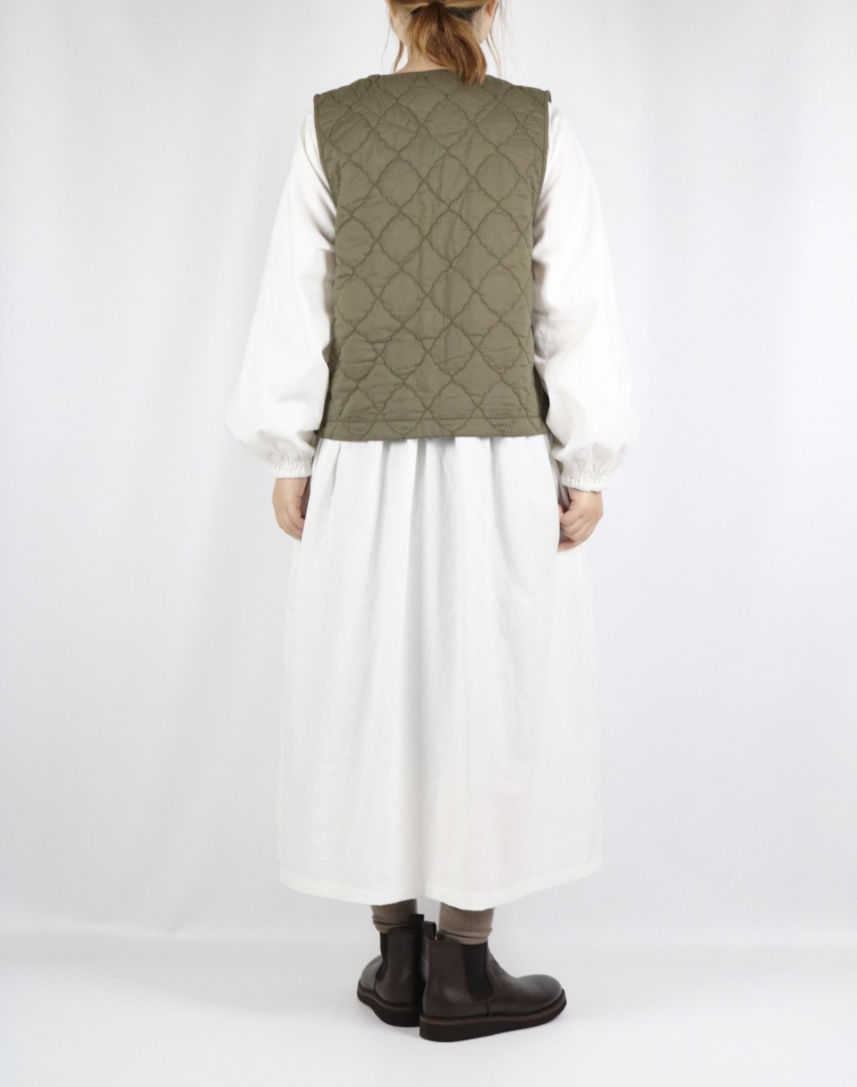 画像11: tukuroi 中わた刺繍キルティングＶネックベスト　3色 (11)