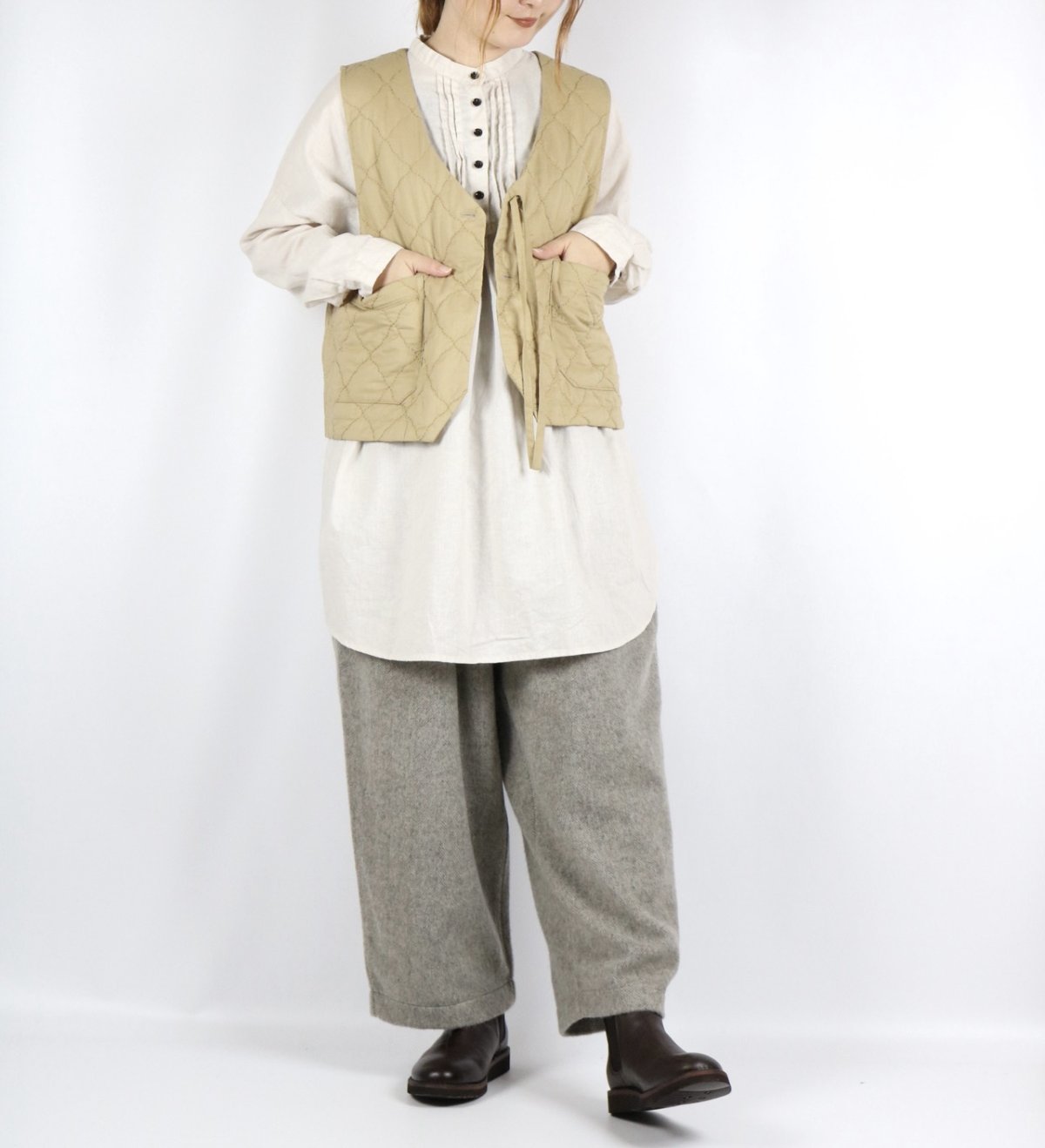 画像16: tukuroi 中わた刺繍キルティングＶネックベスト　3色 (16)