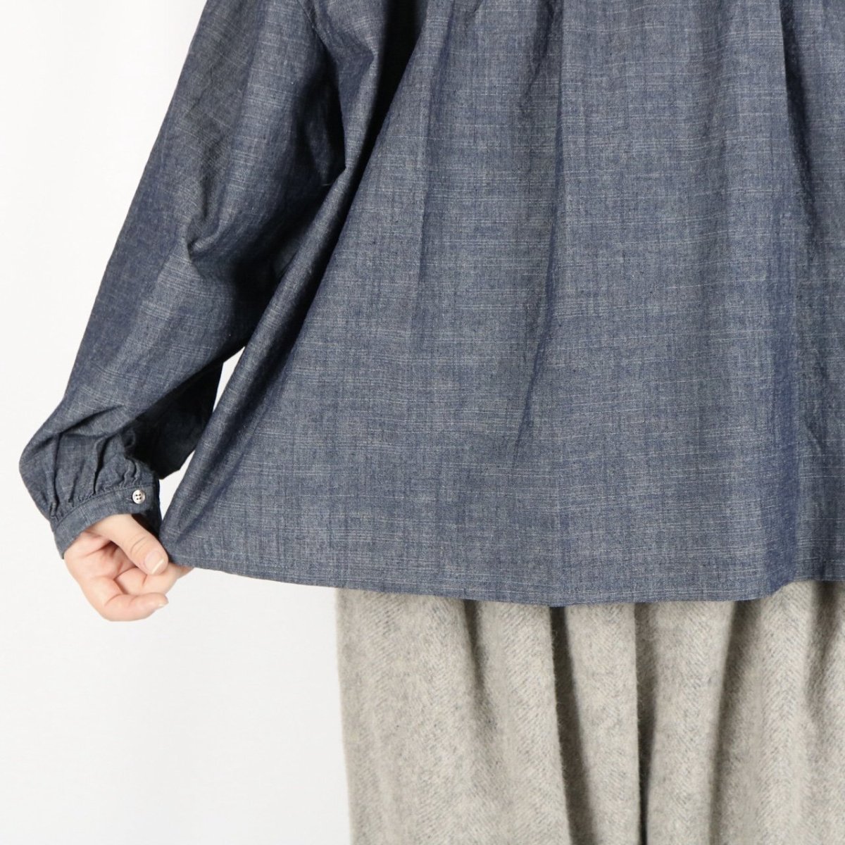 画像7: nachukara  綿麻平織りデニム 2wayフリル衿ブラウス　2色 (7)