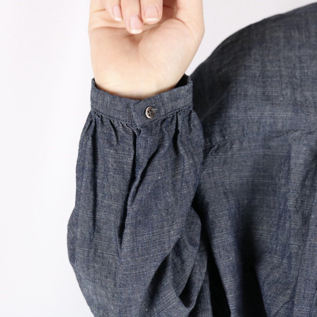 画像9: nachukara  綿麻平織りデニム 2wayフリル衿ブラウス　2色 (9)