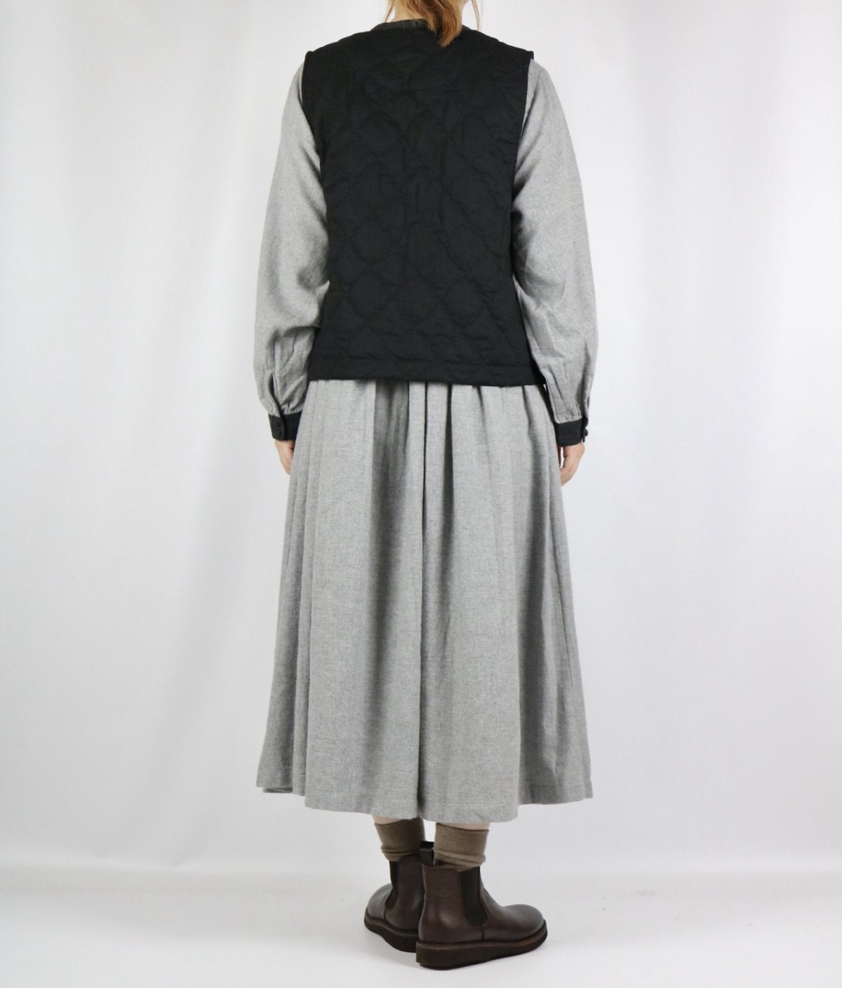 画像21: tukuroi 中わた刺繍キルティングＶネックベスト　3色 (21)