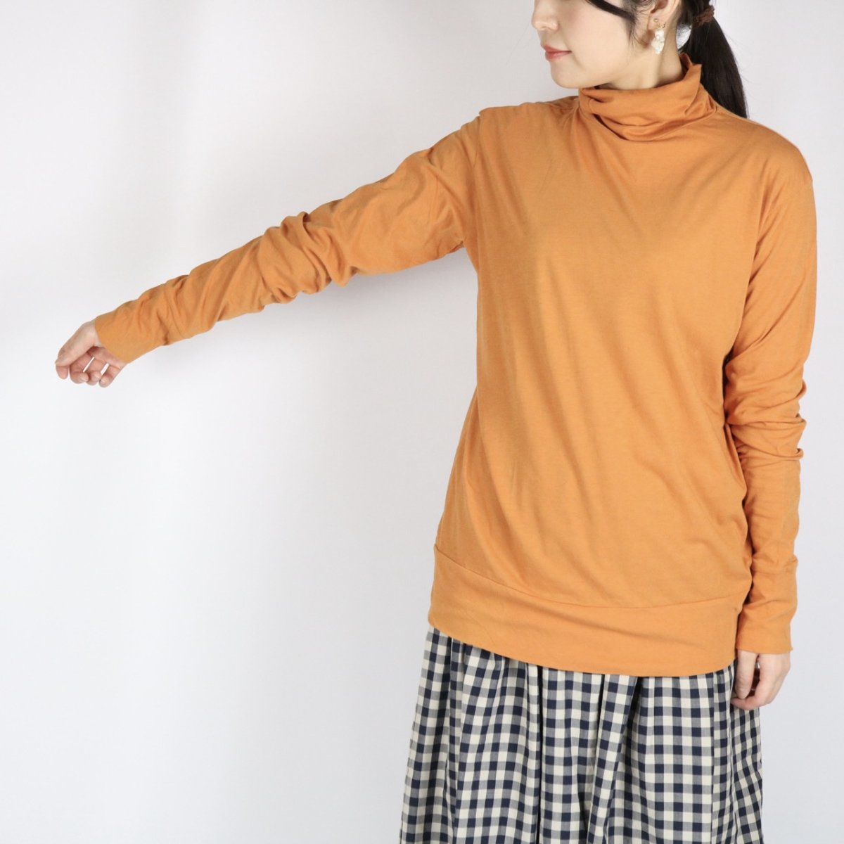 画像43: tumugu  フェザリーコットン天竺タートルネック長袖   7色 (43)