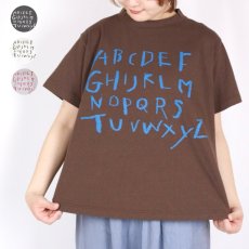 画像1: tumugu:ラフィ天竺 プリントTシャツ(アルファベット) 4色 (1)