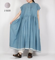 画像1: maison de soil  80s VOILE TRIANGLE BLOCK PRINT BANDED COLLAR FRENCH/SL DRESS WITH PINTUCK 2色2サイズ (1)