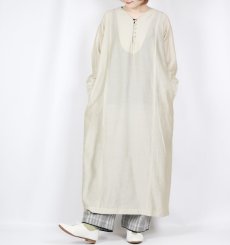 画像2: 【6月17日12:00までの期間限定販売】Nina Niina tuck sleeve glimmering dress 2色 (2)