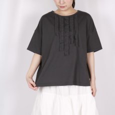 画像2: nachukara ナチュラル天竺 フリルTシャツ charcoal (2)