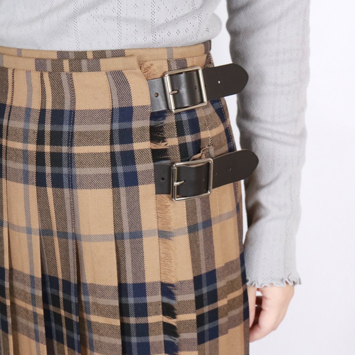 画像5:  O'NEIL OF DUBLIN WORSTED WOOL LOW WAIST PLEATS WRAP SKIRT LENGTH 80cm (WITH PIN) 4色 (5)