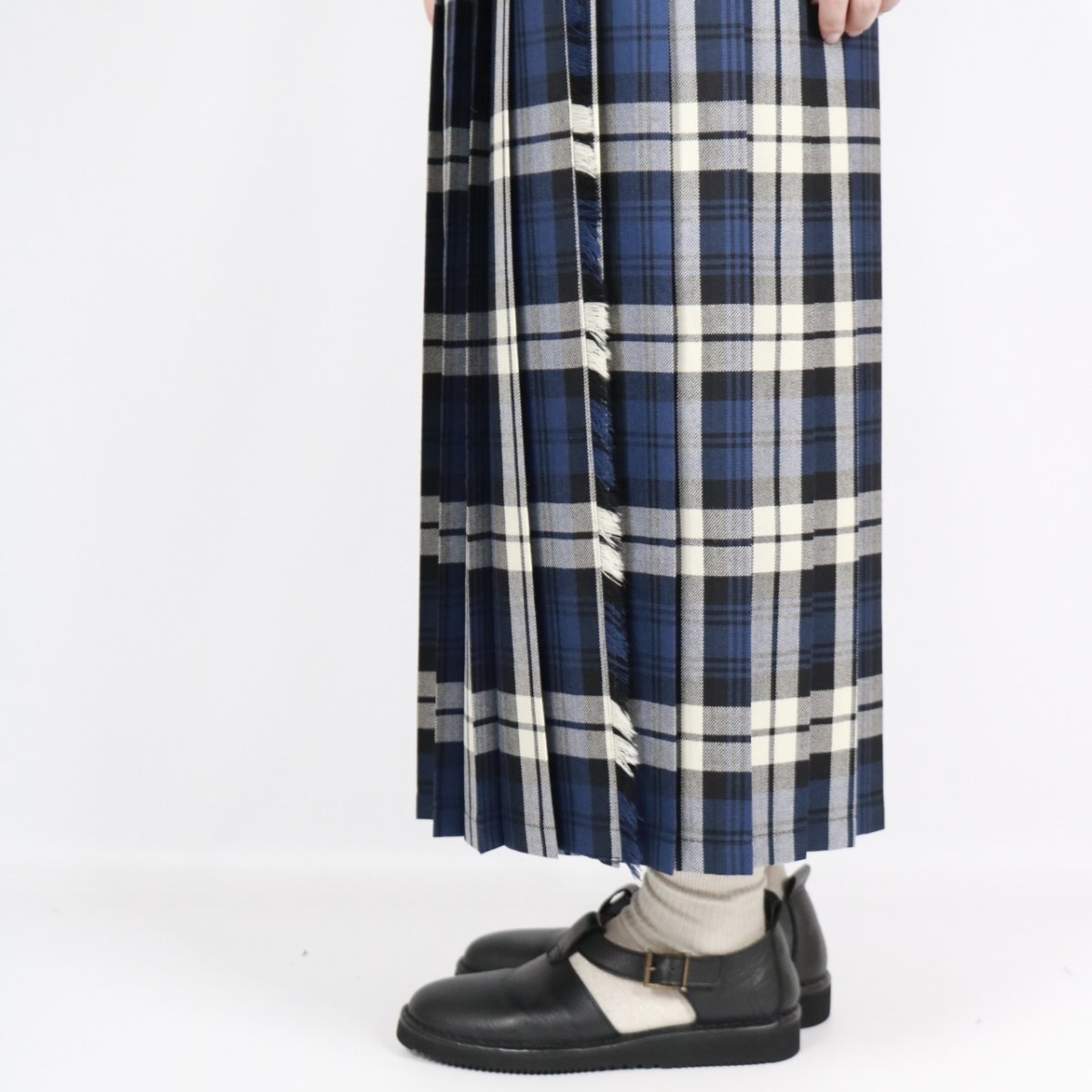 画像18:  O'NEIL OF DUBLIN WORSTED WOOL LOW WAIST PLEATS WRAP SKIRT LENGTH 80cm (WITH PIN) 4色 (18)