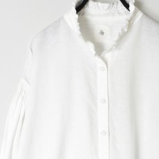 画像19: maison de soil TWILL COTTON KHADI PLAIN (WASH) FRILL COLLAR SHIRT WITH MINI PINTUCK (19)