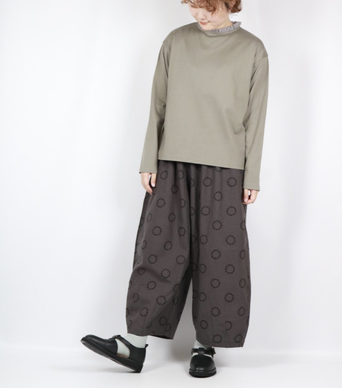 画像20: bluewillow コットンリネン平織りサークル刺繍 コクーンパンツ 3色 (20)