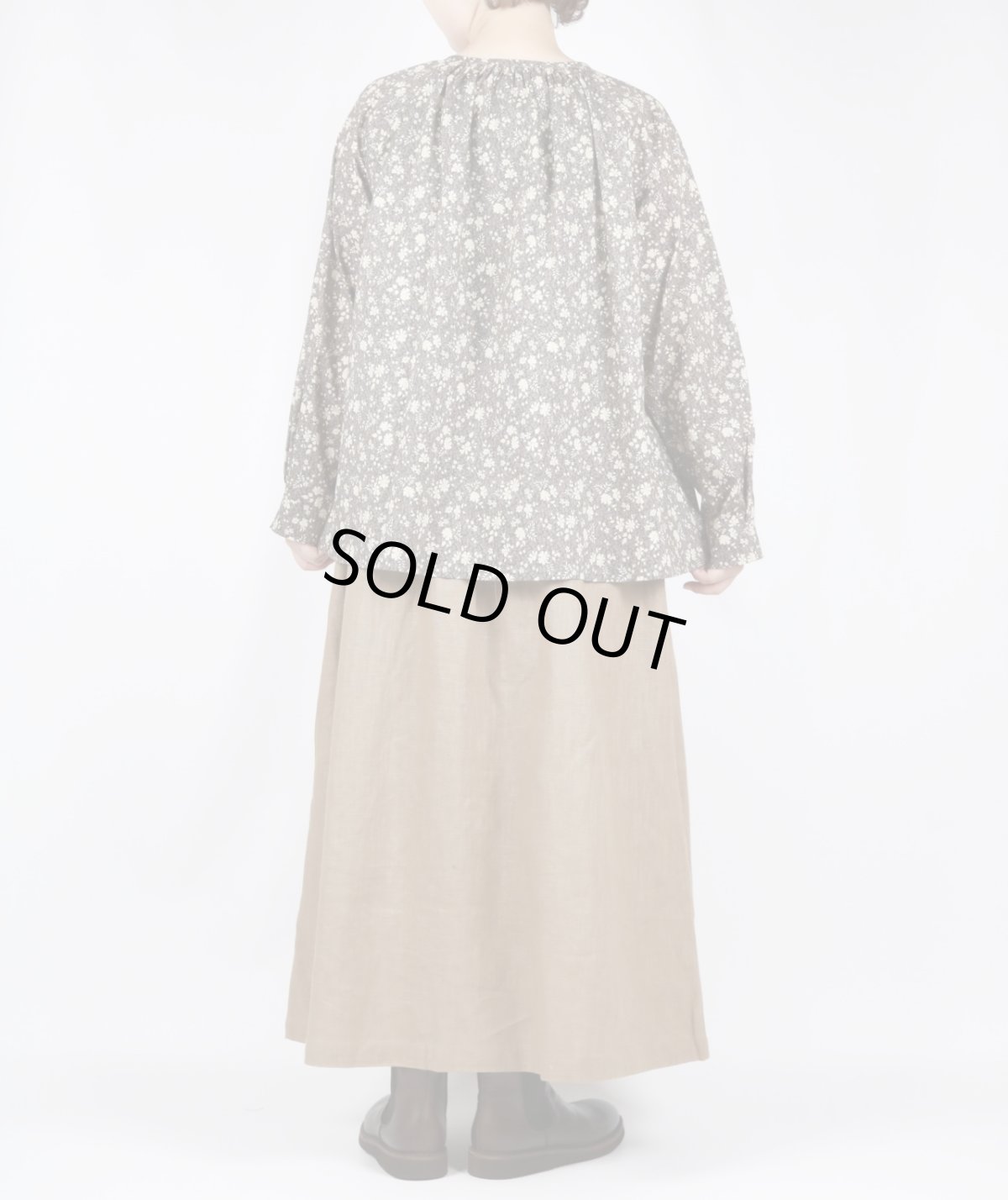 画像8: Vent d'ouest 　クラフトマンシップ〈LIBERTY〉クルーネックブラウス  チャコール系 (8)