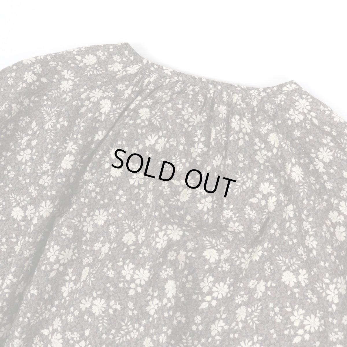 画像21: Vent d'ouest 　クラフトマンシップ〈LIBERTY〉クルーネックブラウス  チャコール系 (21)