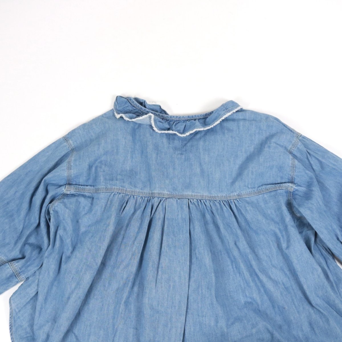 画像37: tumugu: ライトオンスデニムフリルブラウス 2色 (37)