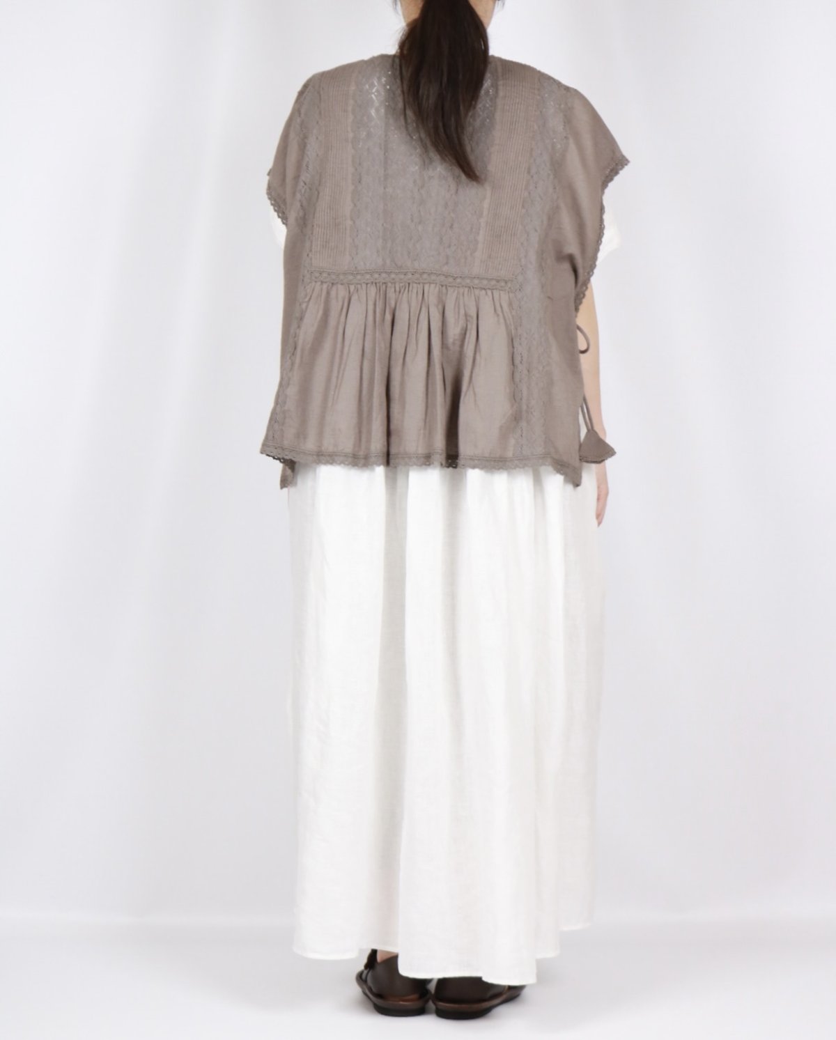 画像5: tumugu: コットンリネン ボイルレースベスト　3色 (5)