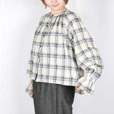 画像21: 【6月17日12:00までの期間限定販売】Nina Niina　check puff blouse　2色  (21)