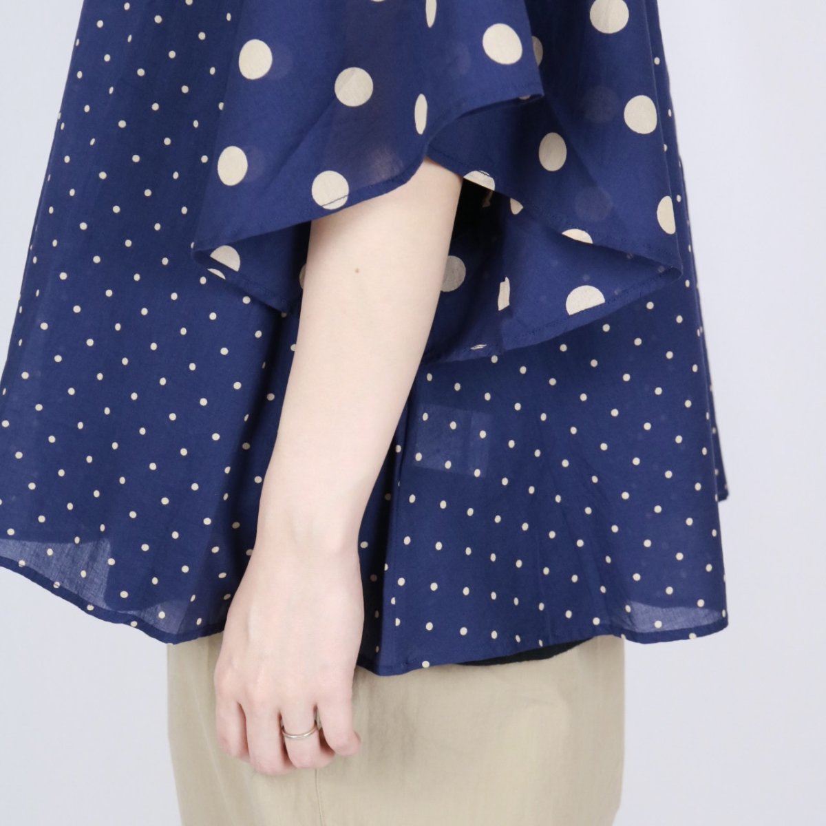 画像23: SOIL  VOILE DOT PRINT(PATCHWORK) V-NECK FRARED SLEEVE PULLOVER  2色 (23)