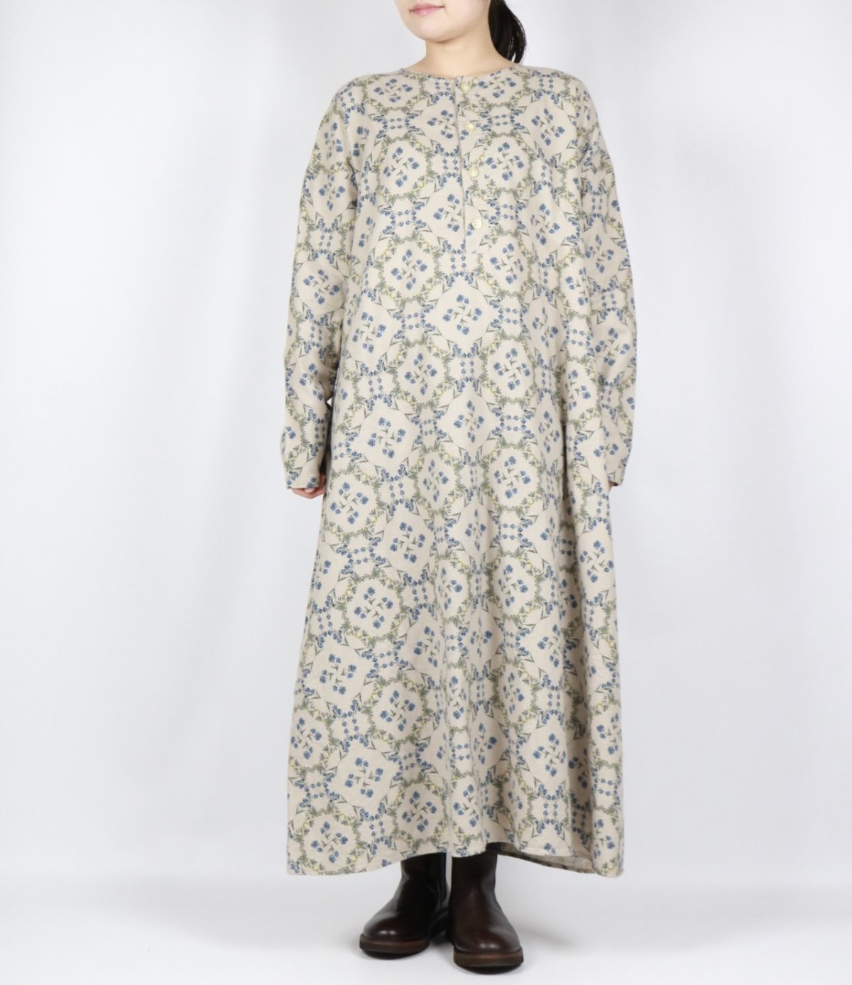 画像1: NARU   20ビエラ起毛バイアス花柄 ワンピース   (1)