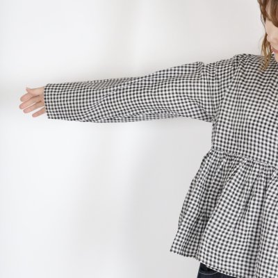 画像2: maison de soil  HANDWOVEN COTTON/SILK GINGHAM CHECK FRILL CASHE COUER  2色