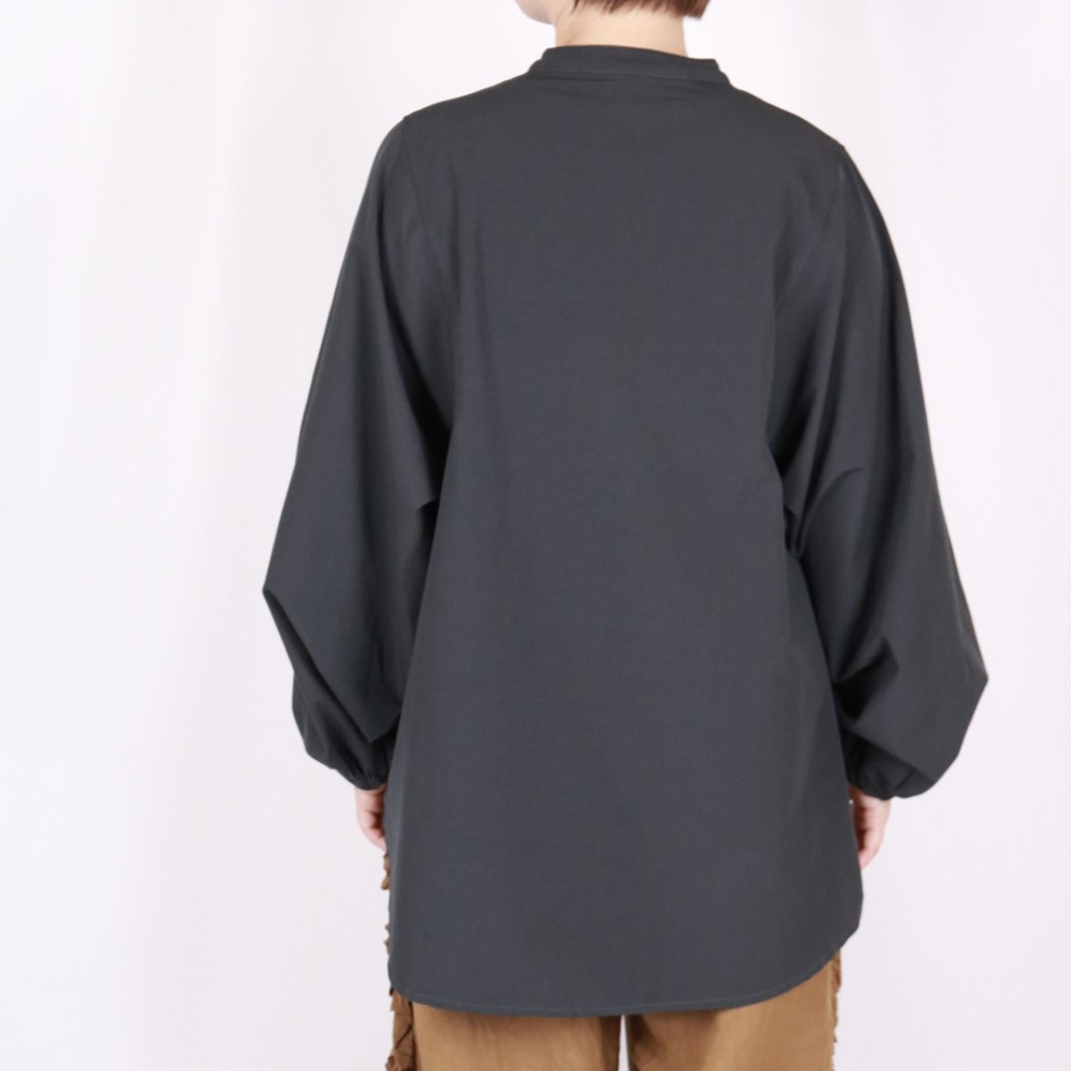 画像28: NARU 近江晒50sブロード 袖ボリュームシャツ 3色 (28)