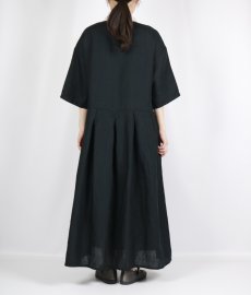 画像27: blue willow リネン平織り衿配色タックワンピース 3色 (27)