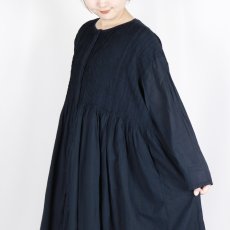 画像29: maison de soil 80s ORGANIC COTTON SMALL CHECK&VOILE PLAIN(OVER DYE) CREW NECK BUTTON SHIRT MAXI DRESS WITH PINTUCK 2色 (29)