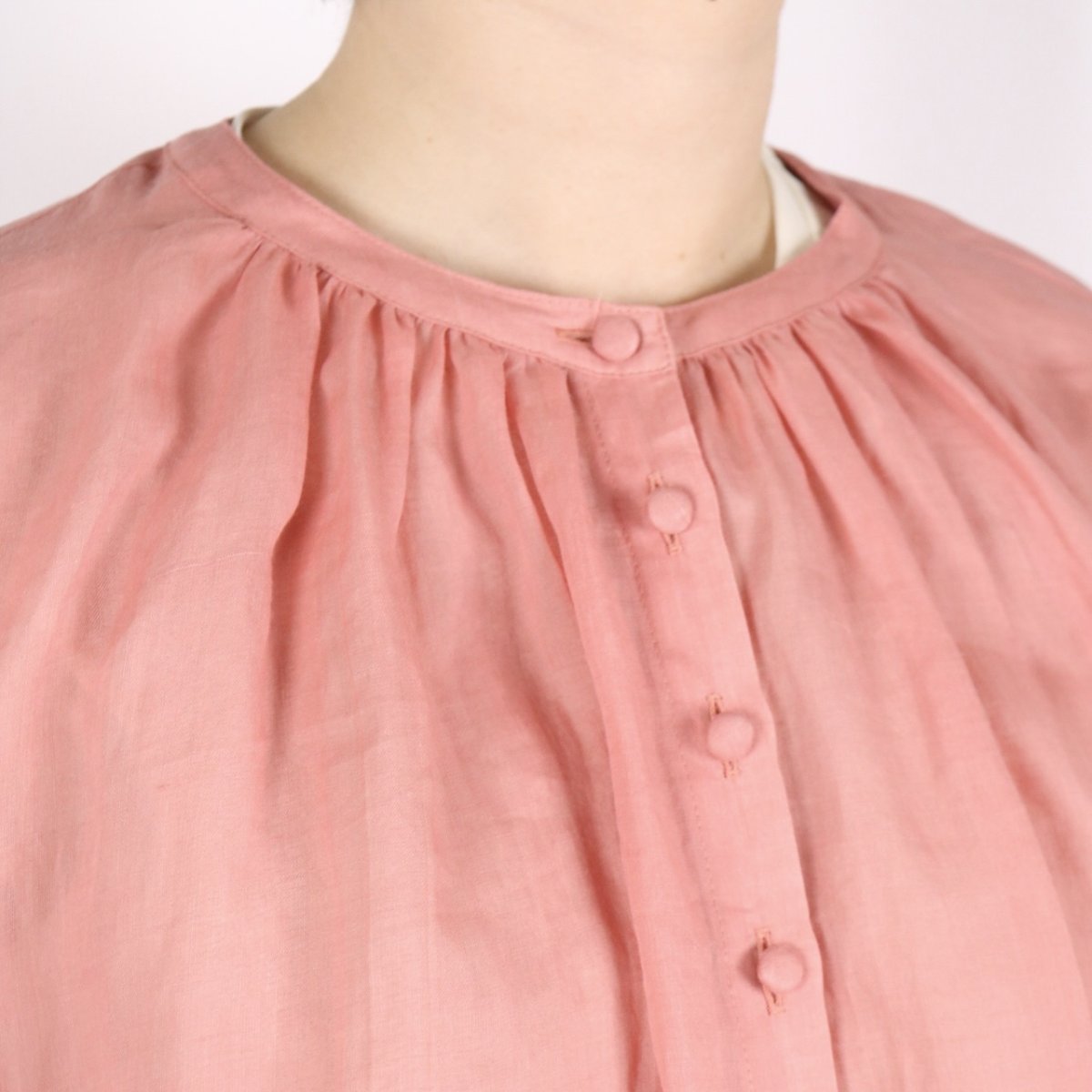 画像4: LUEUF　袖フリル ギャザーシャツ　3色 (4)