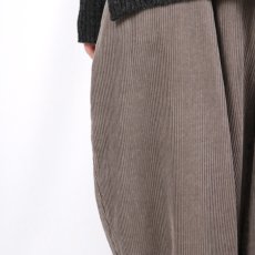 画像11: NARU   8Wコーデュロイエッグパンツ  2色 (11)