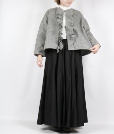 画像4: LABOLATORY  TWEED QUIET FRILL BLOUSE  2色 (4)
