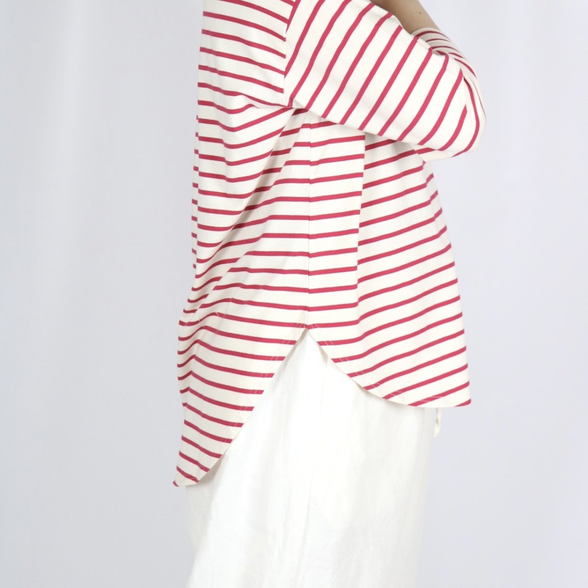 画像9: tumugu スープレコットンボーダー天竺 裾ラウンド7分袖ロングT 2色 (9)