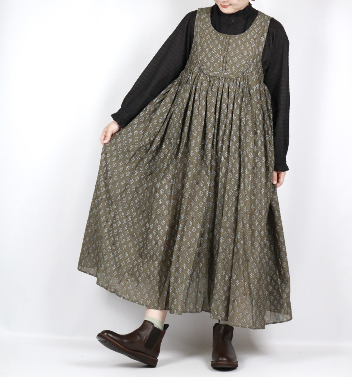 画像5: maison de soil  80s COTTON VOILE FLOWER BLOCK PRINT RAJASTHAN TUCK GATHERED NO/SL QUILTING DRESS 2色 2サイズ (5)