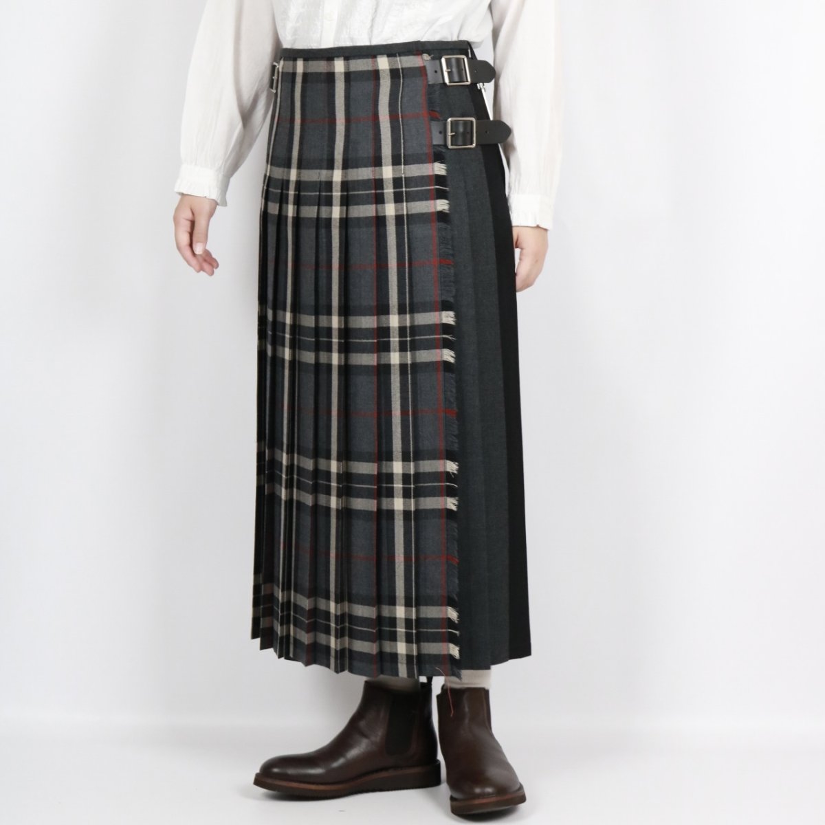 画像1: O'NEIL OF DUBLIN  WORSTED WOOL PATCHWORK LOW WAIST PLEATS WRAP SKIRT LENGTH 80cm (WITH PIN)  2柄 (1)