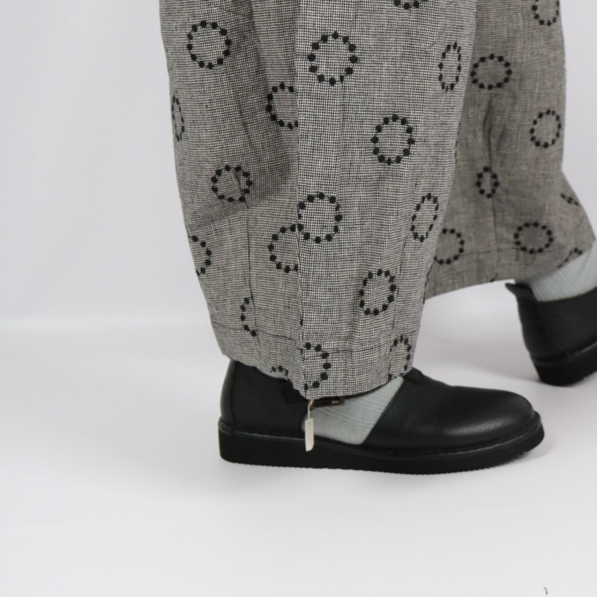 画像9: bluewillow コットンリネン平織りサークル刺繍 コクーンパンツ 3色 (9)