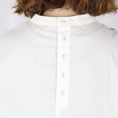 画像13: blue willow コットン細番手裾プリーツブラウス   (13)
